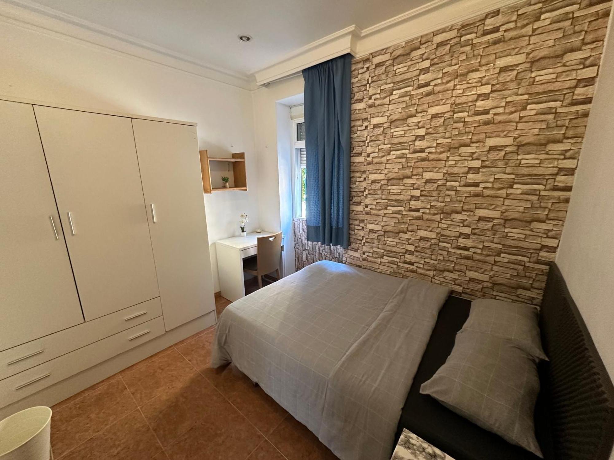 Apartamento Habitación En Piso Compartido En Capital