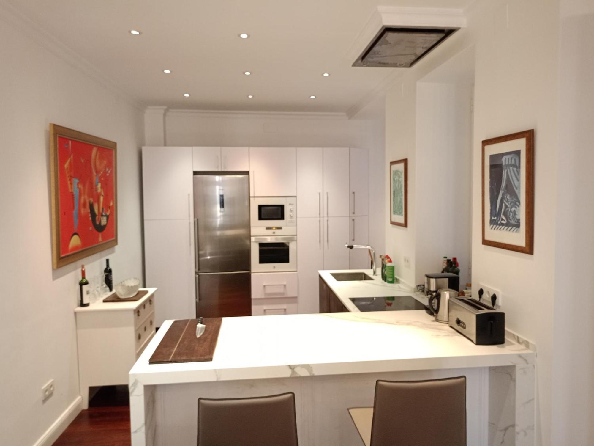 Small Stylish Room With Comfortable Queen-Size Bed In Very Large, Beautifully Decorated Shared Flat In The Historic Centre Of Malaga * Málaga