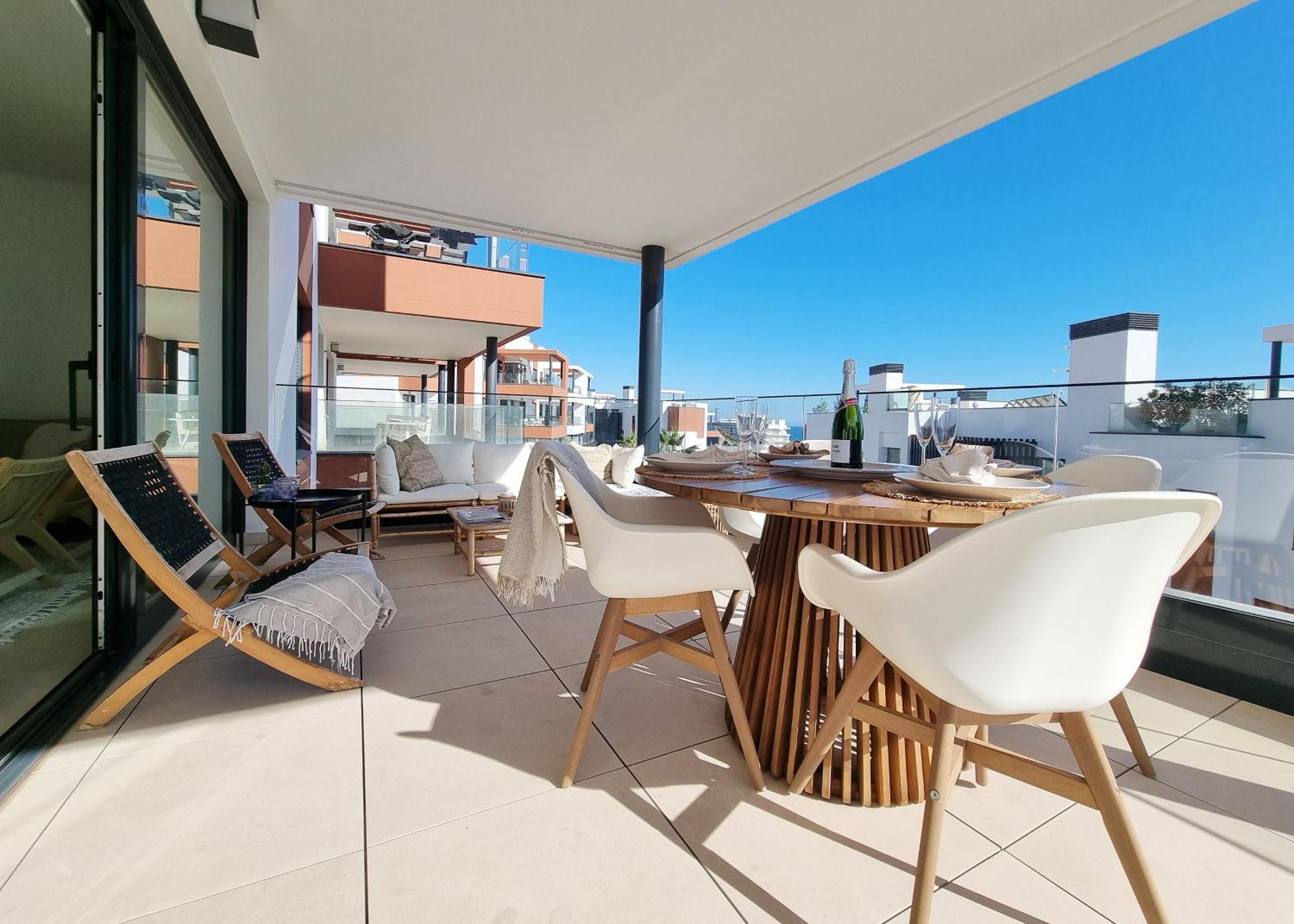 Beautiful Middel Views With Pool And Gym *