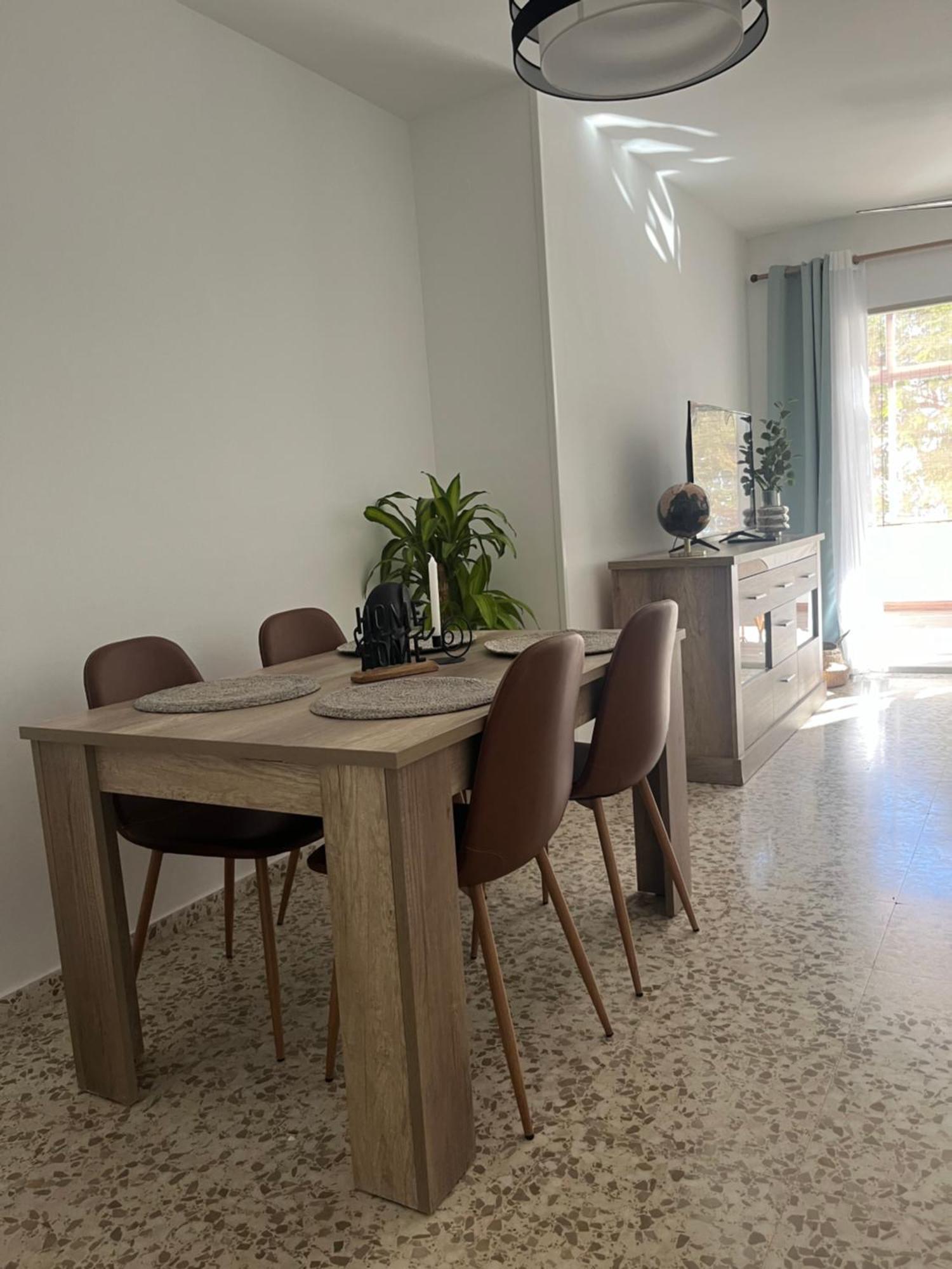Rent4 Huelin *