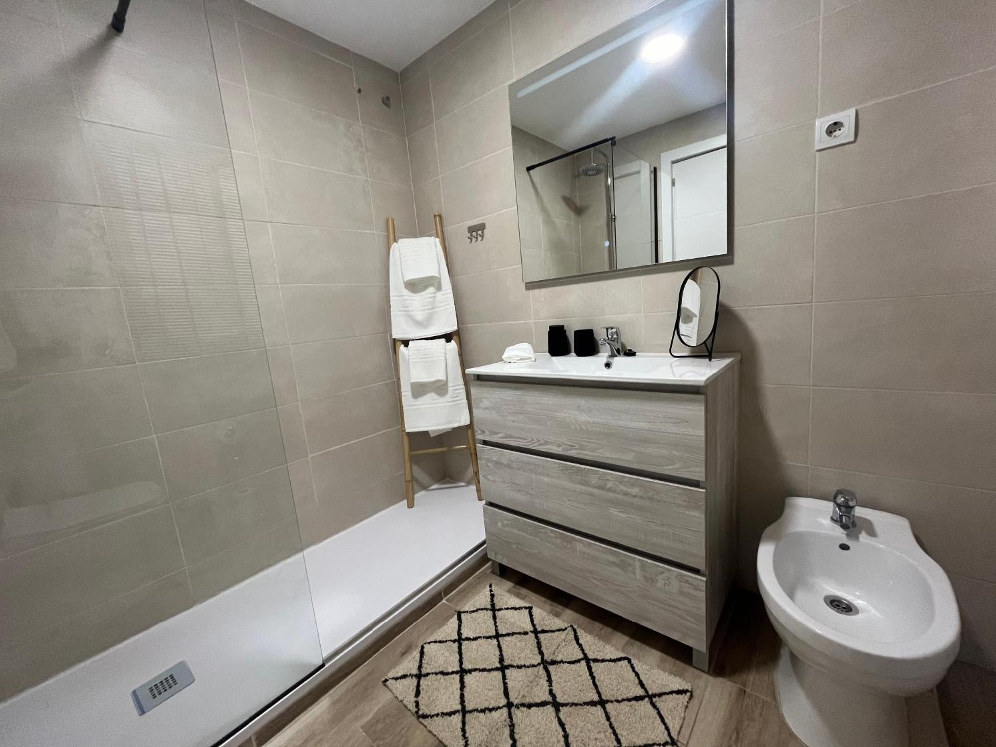 Rent4 Huelin Apartamento *