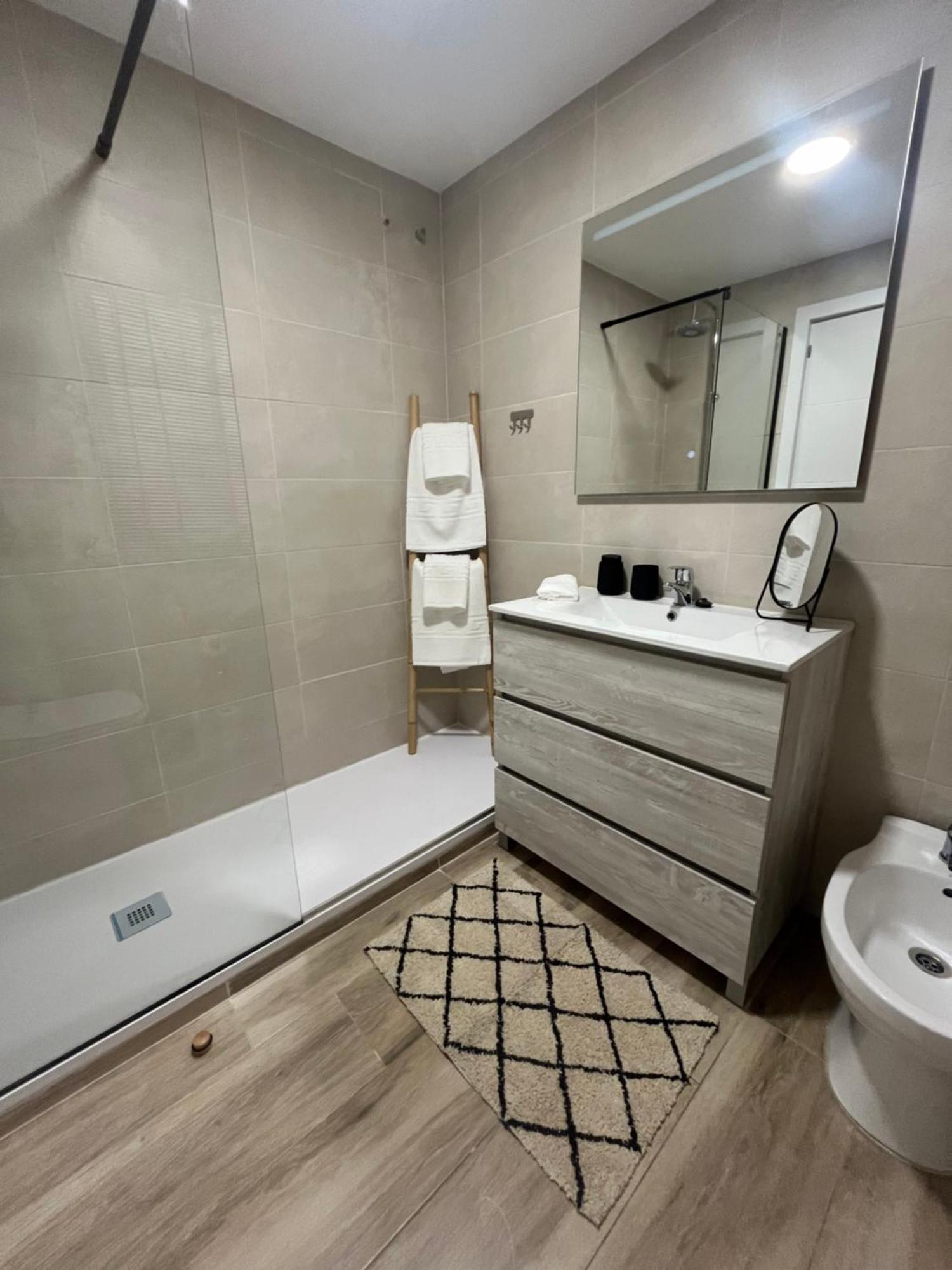 Apartamento Rent4 Huelin *