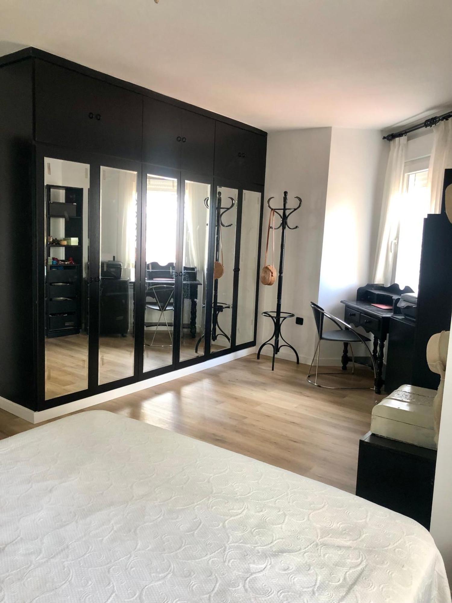 Con Smart Tv En Piso Compartido Con Bano Privado O Compartido Sol Habitación en casa particular *