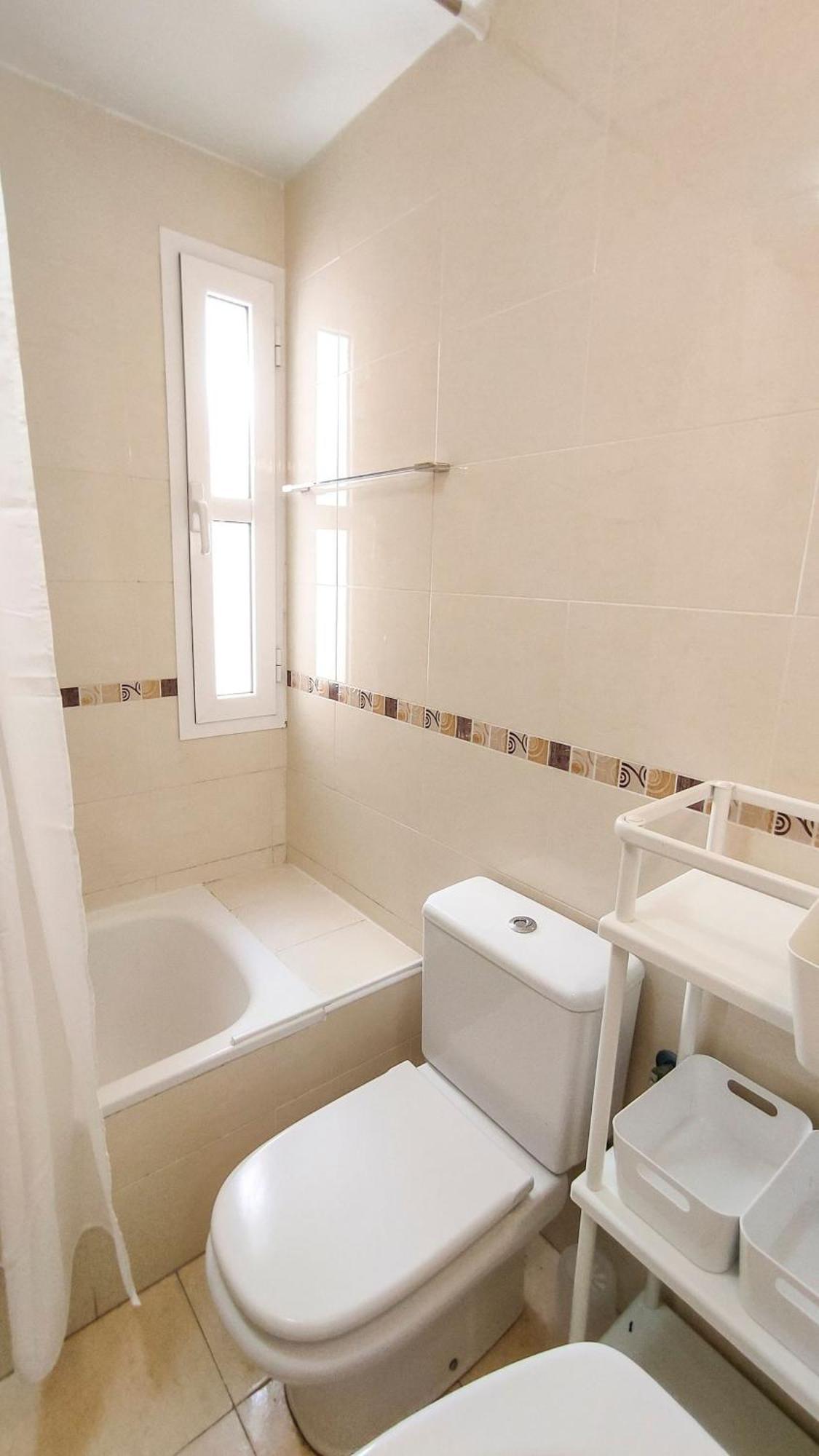 Estupendo De Habitación En Málaga