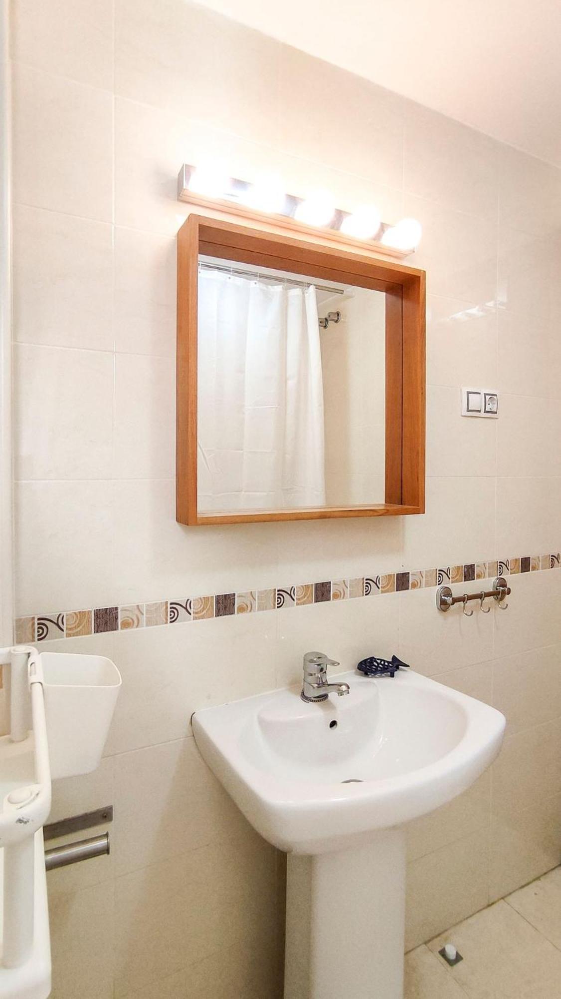 Estupendo De Habitación En Apartamento