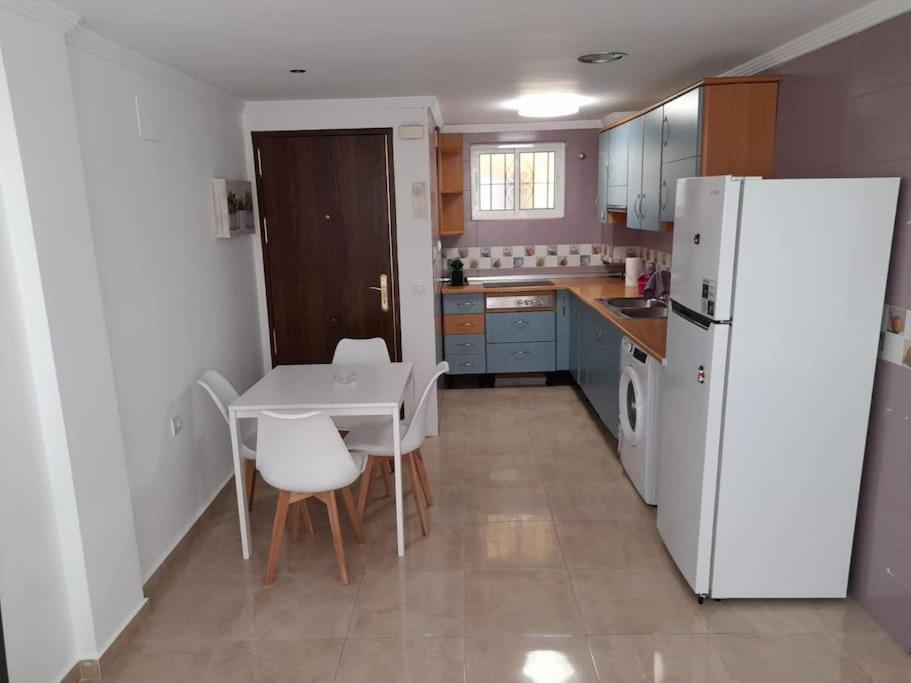 Garcia Noblejas - Apartamento En * Málaga