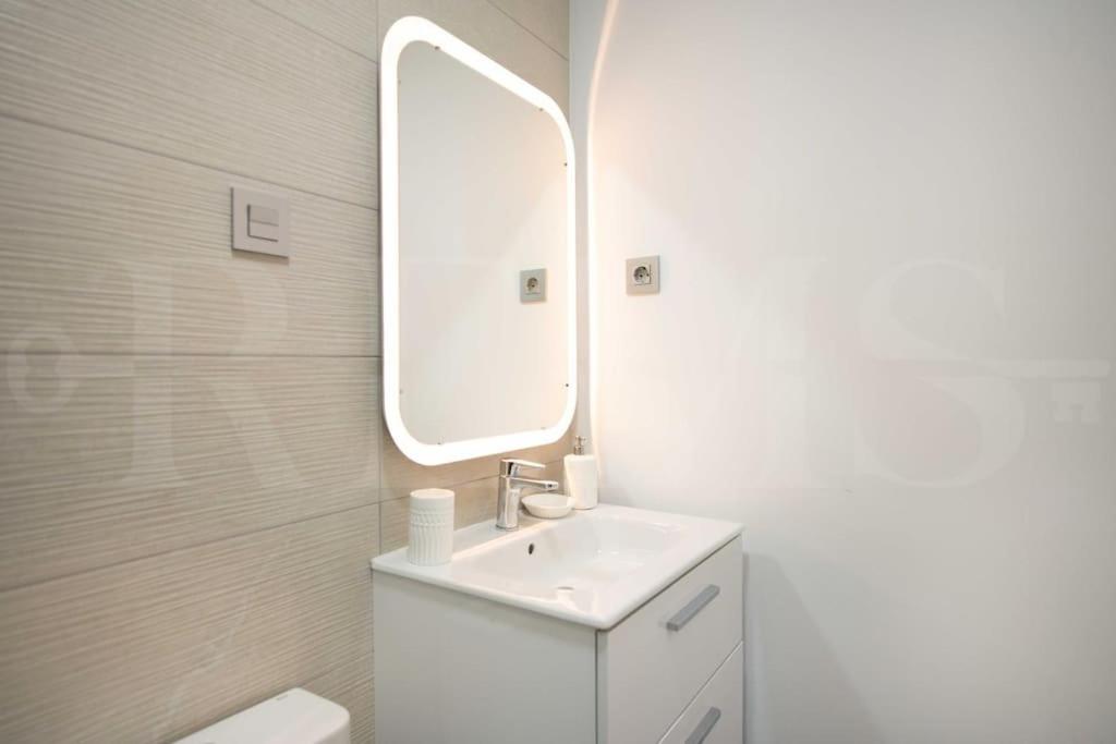 Apartamento Fresh & Stylish With Parking By Rems