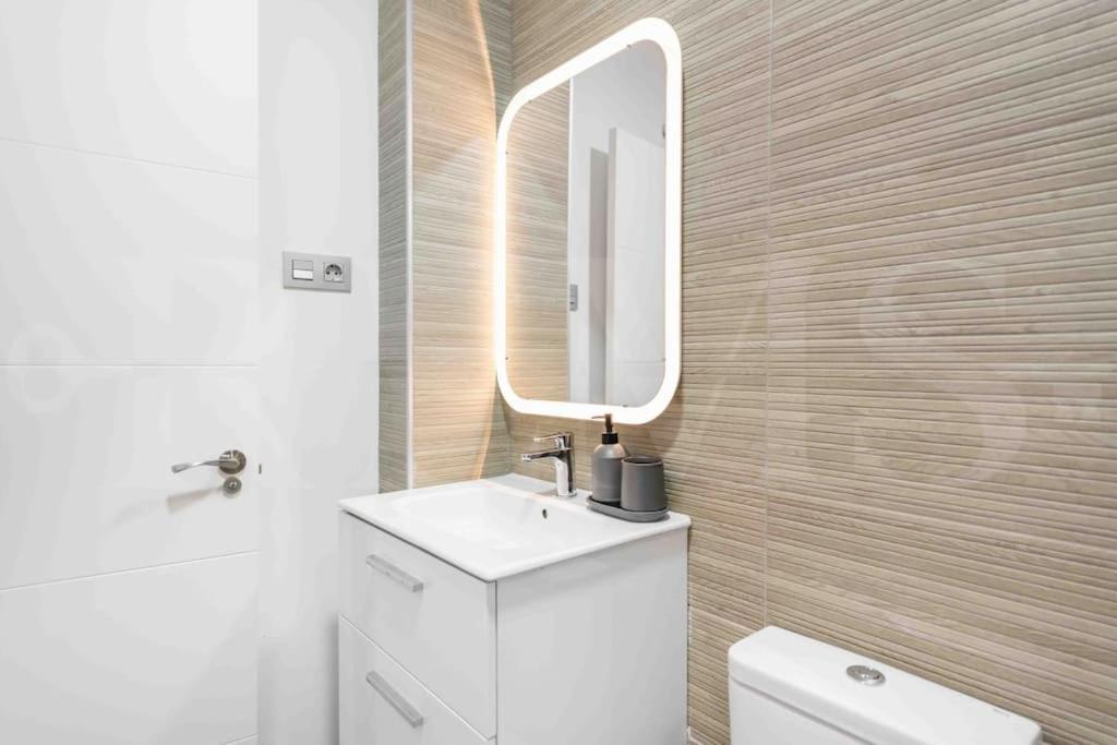 Fresh & Stylish With Parking By Rems Apartamento Málaga
