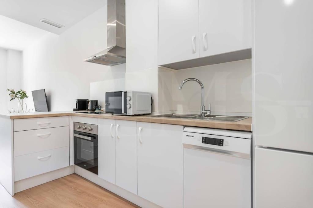 Apartamento Fresh & Stylish With Parking By Rems *