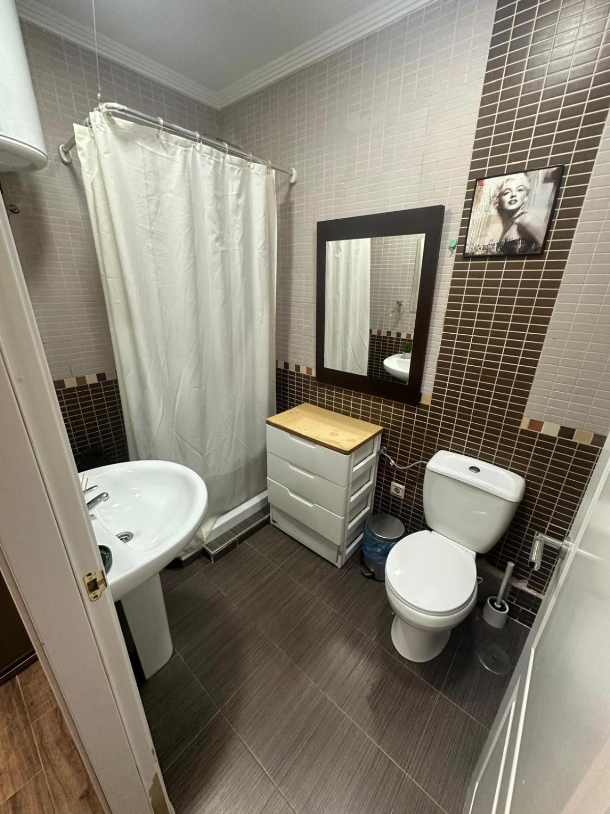 Fantastic Estudio Cerca Del Carrefour Rosaleda Apartamento Málaga
