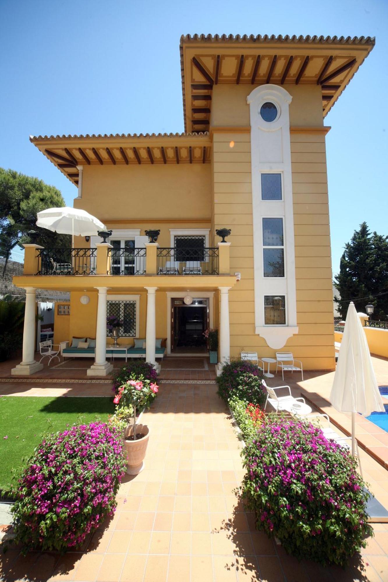 Bypillow Villa Lorena Adults Recommended