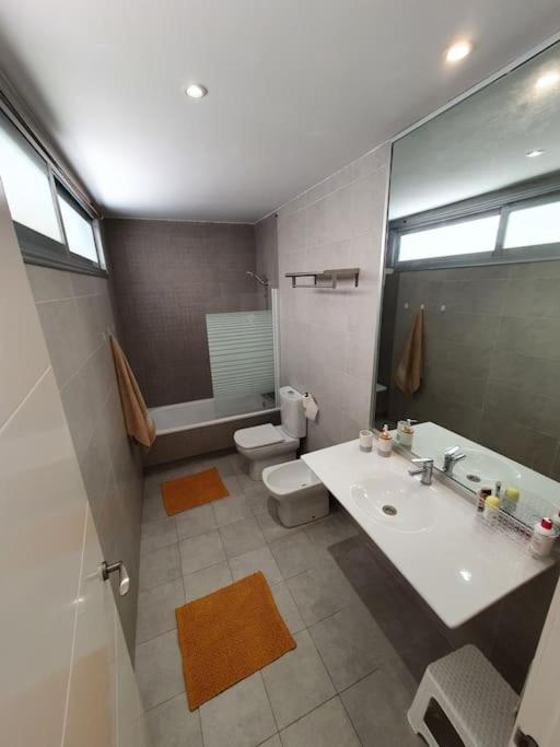 Modern A Few Minutes To The Center - Trip Apartment *