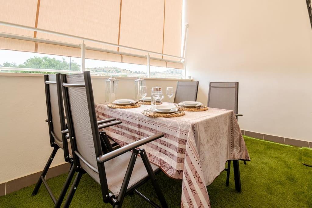 Apartamento Nuevo, Disfruta Del Silencio, Familias Con Ninos, Aire Acondicionado, 2 Banos , Playa Benajarafe