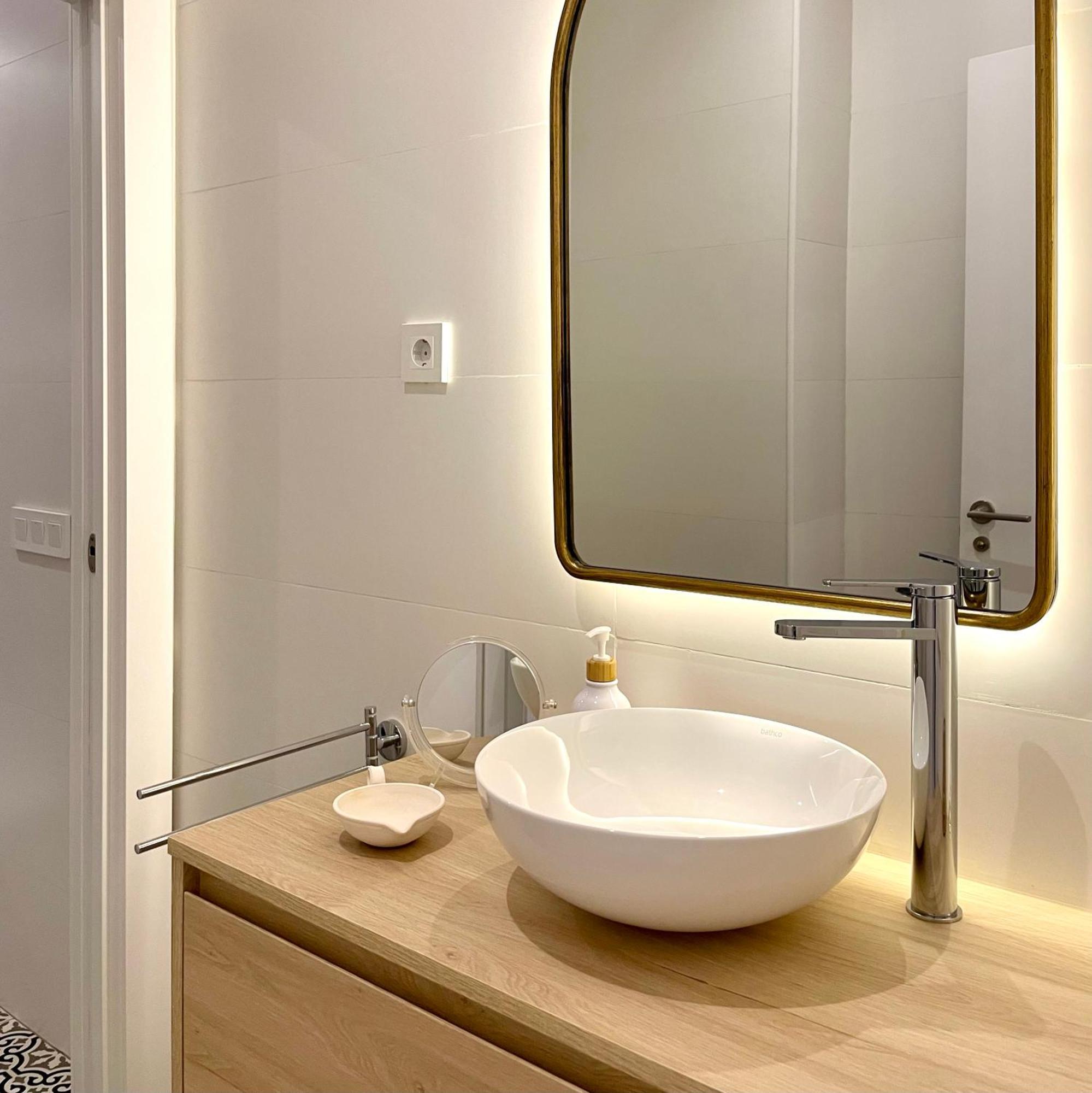 Piso Con Patio, 3 Habitaciones, En La Goleta Málaga