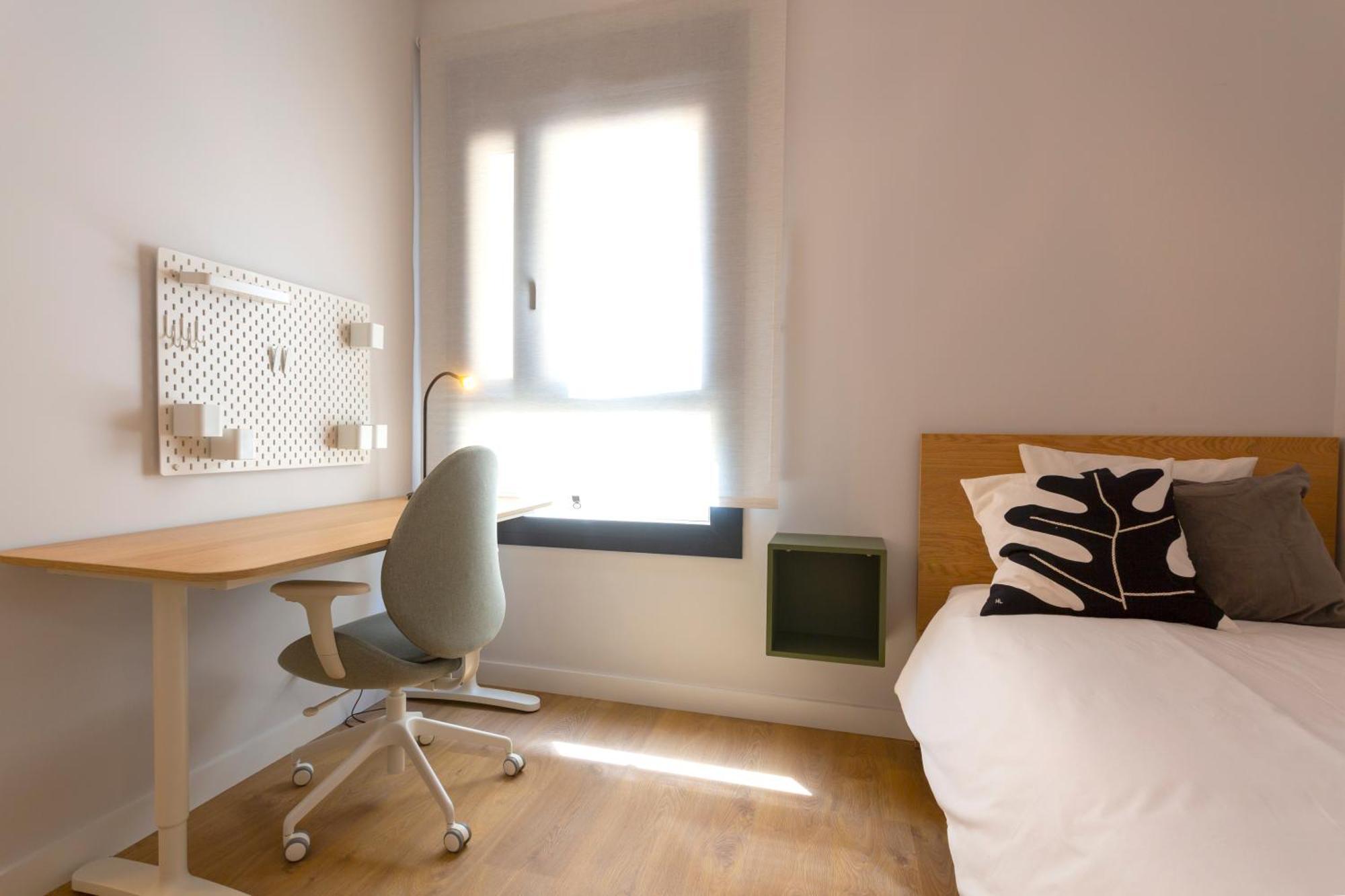 Apartamento Con Vistas En Paseo De Reding By Rent Me Apartamento *