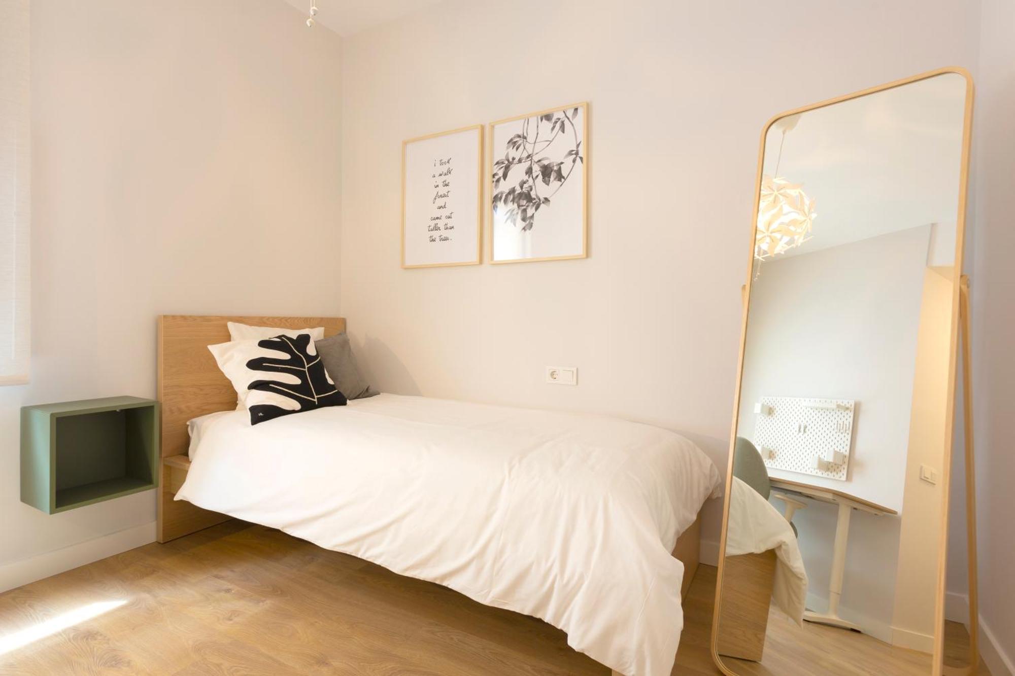 Apartamento Con Vistas En Paseo De Reding By Rent Me Apartamento *