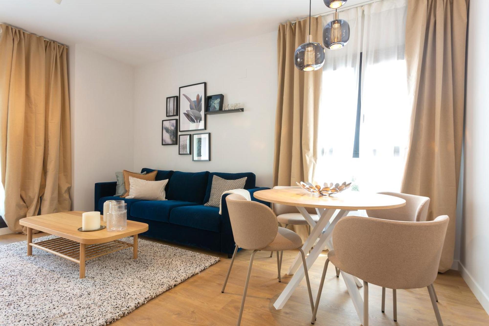 Apartamento Con Vistas En Paseo De Reding By Rent Me Apartamento Málaga
