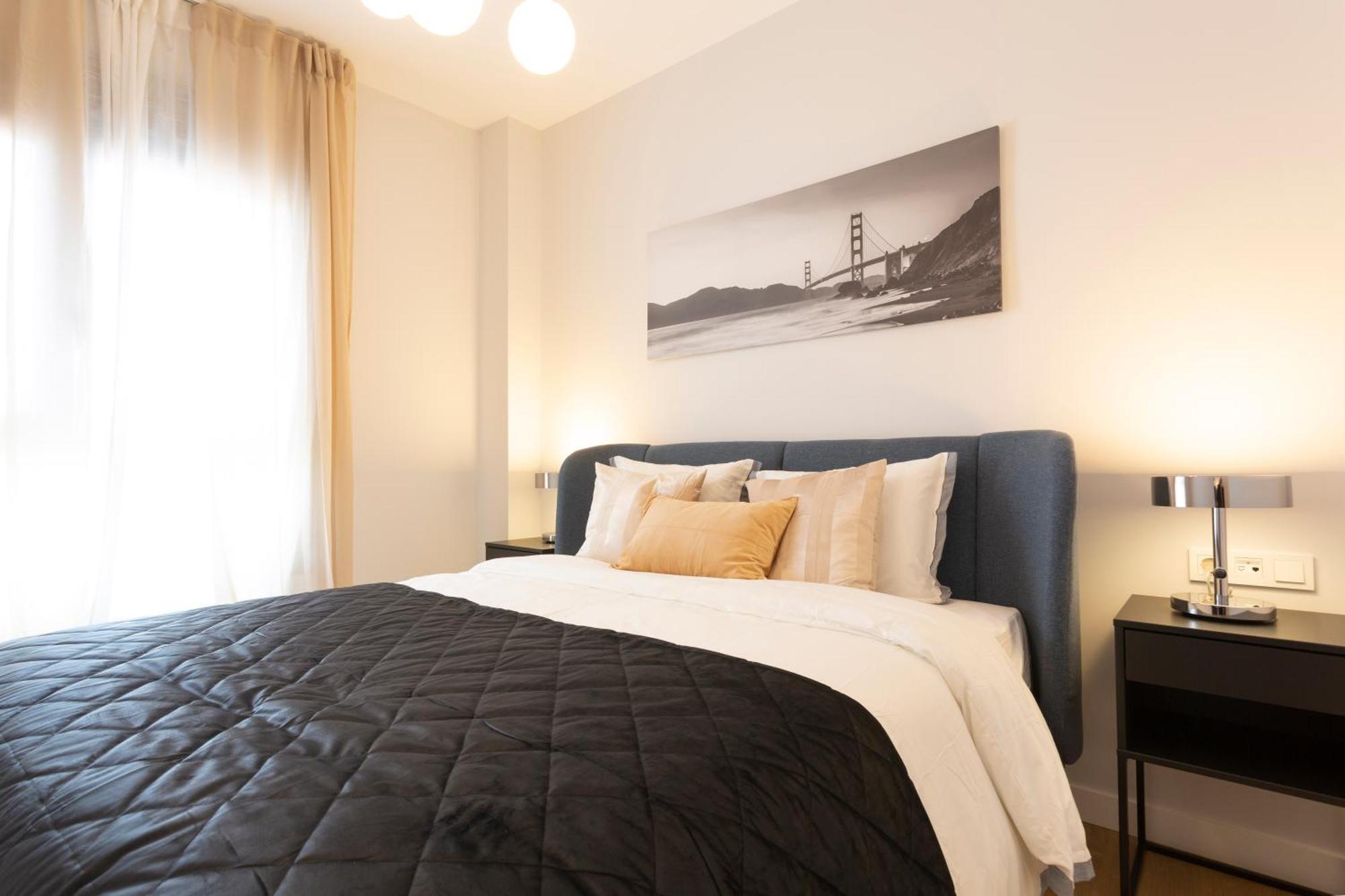 Apartamento Con Vistas En Paseo De Reding By Rent Me * Málaga
