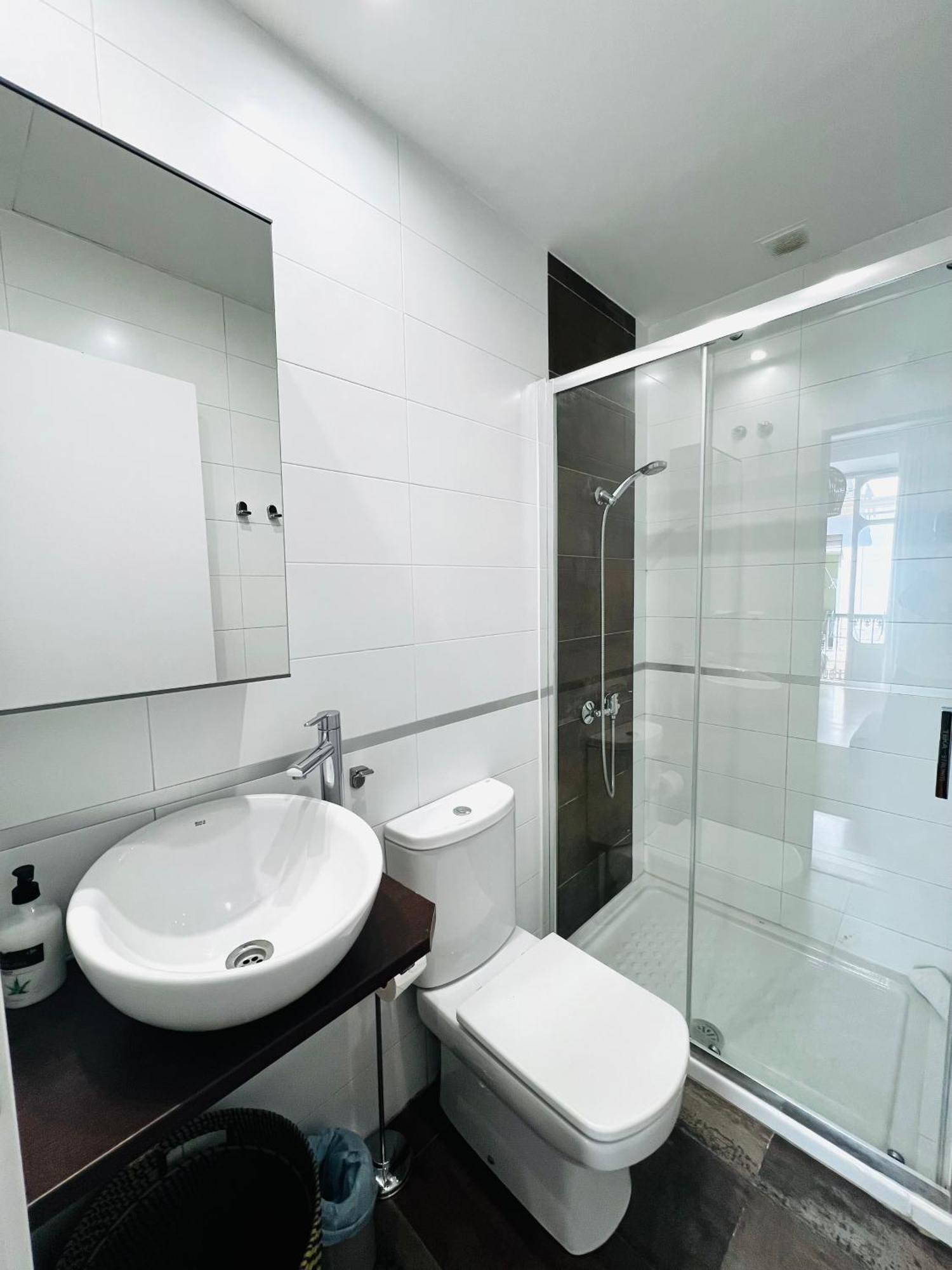 Apartment Calderon Iii Deluxe Sinesedesignhomes