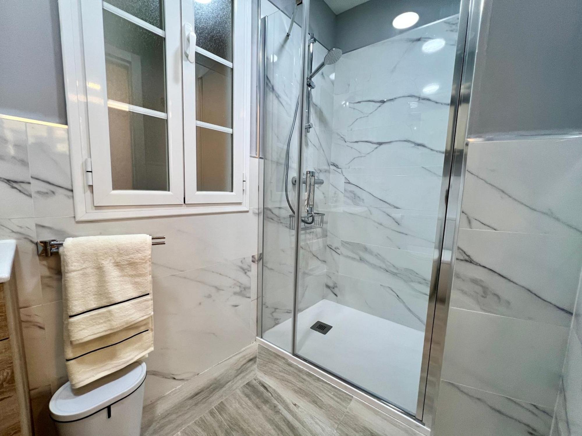 Beprime Larios By Easytrip *