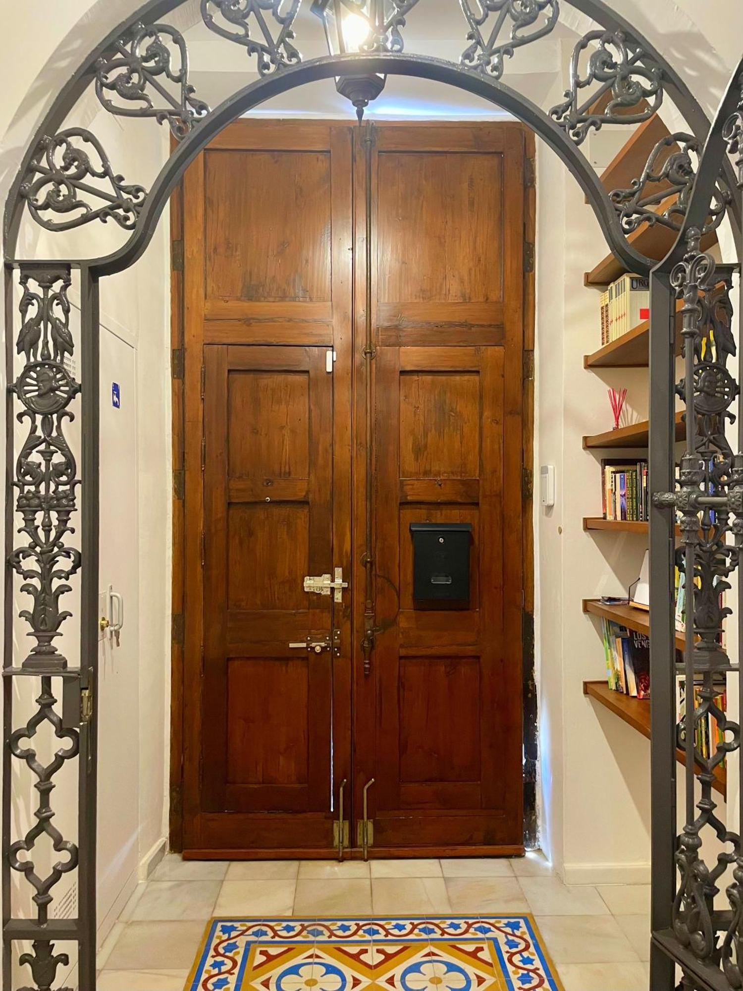 Piso Con Patio, 3 Habitaciones, En La Goleta Apartamento *
