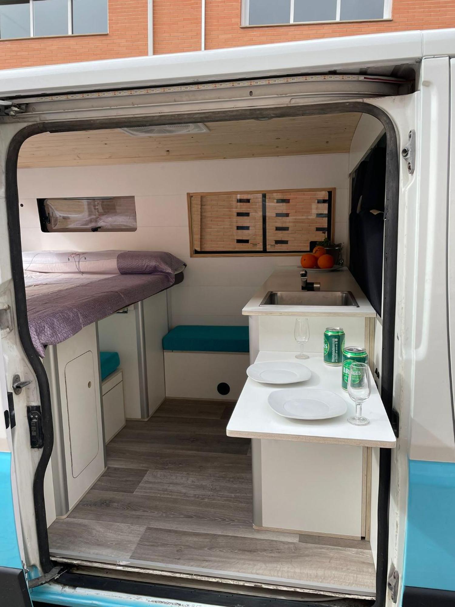 Camper En Camping