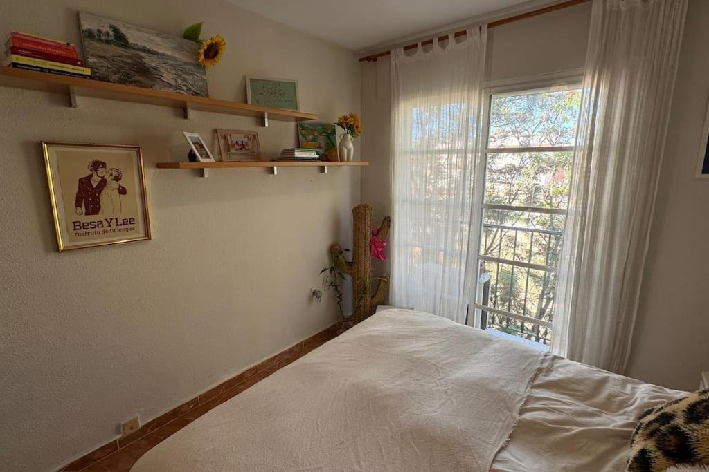 With Style And Comfort For 4 *