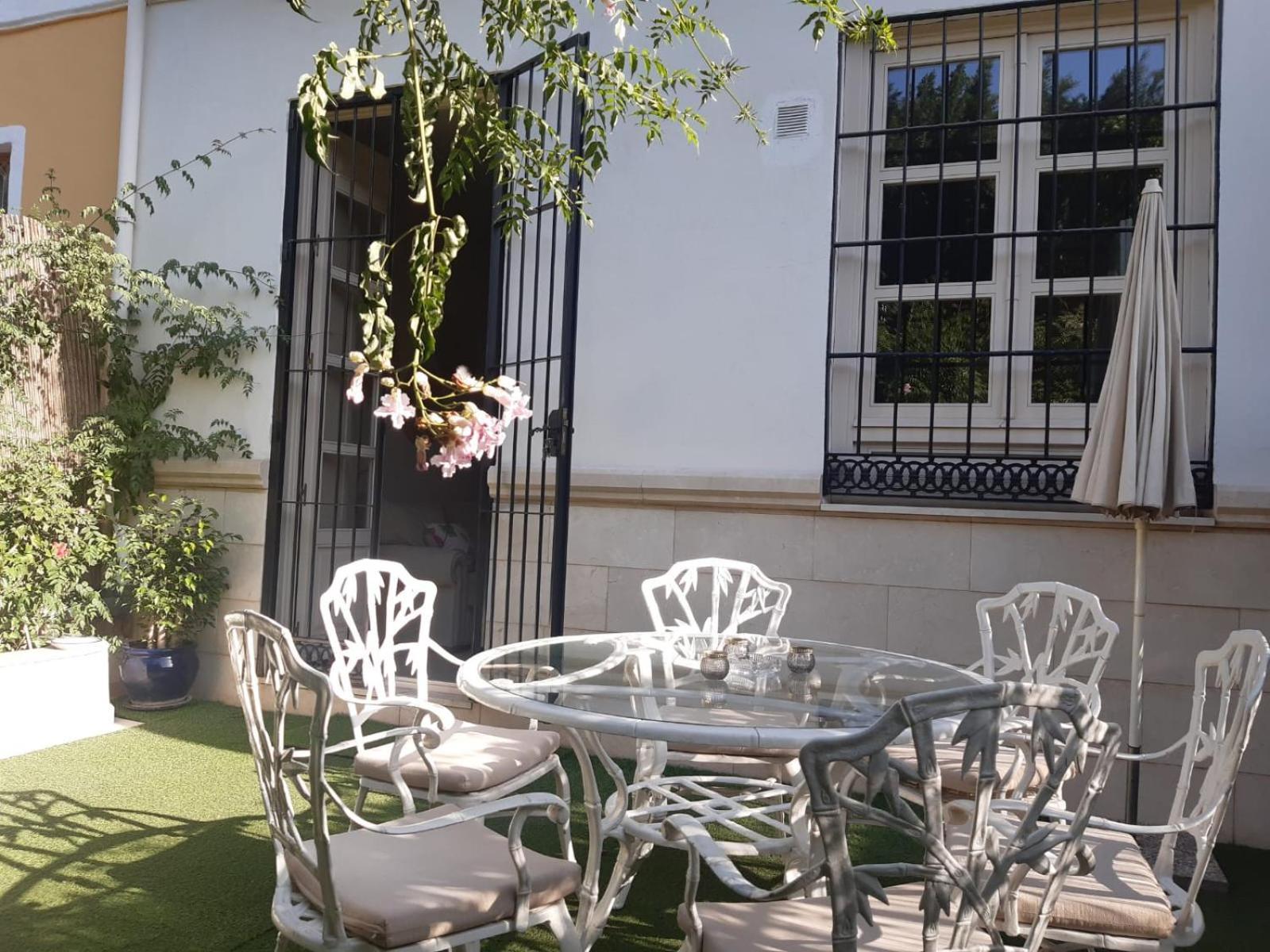 Urbe10 Pries Apartamento