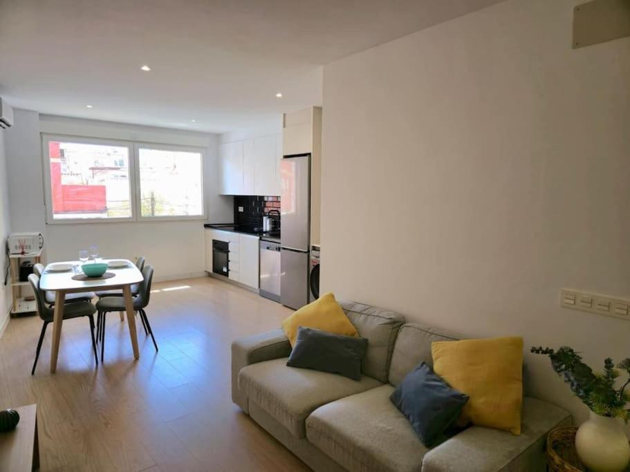 Angelos Urban Spacious Perfect For Remote Workers And Vacationers By Namaste Elite Apartamento Málaga