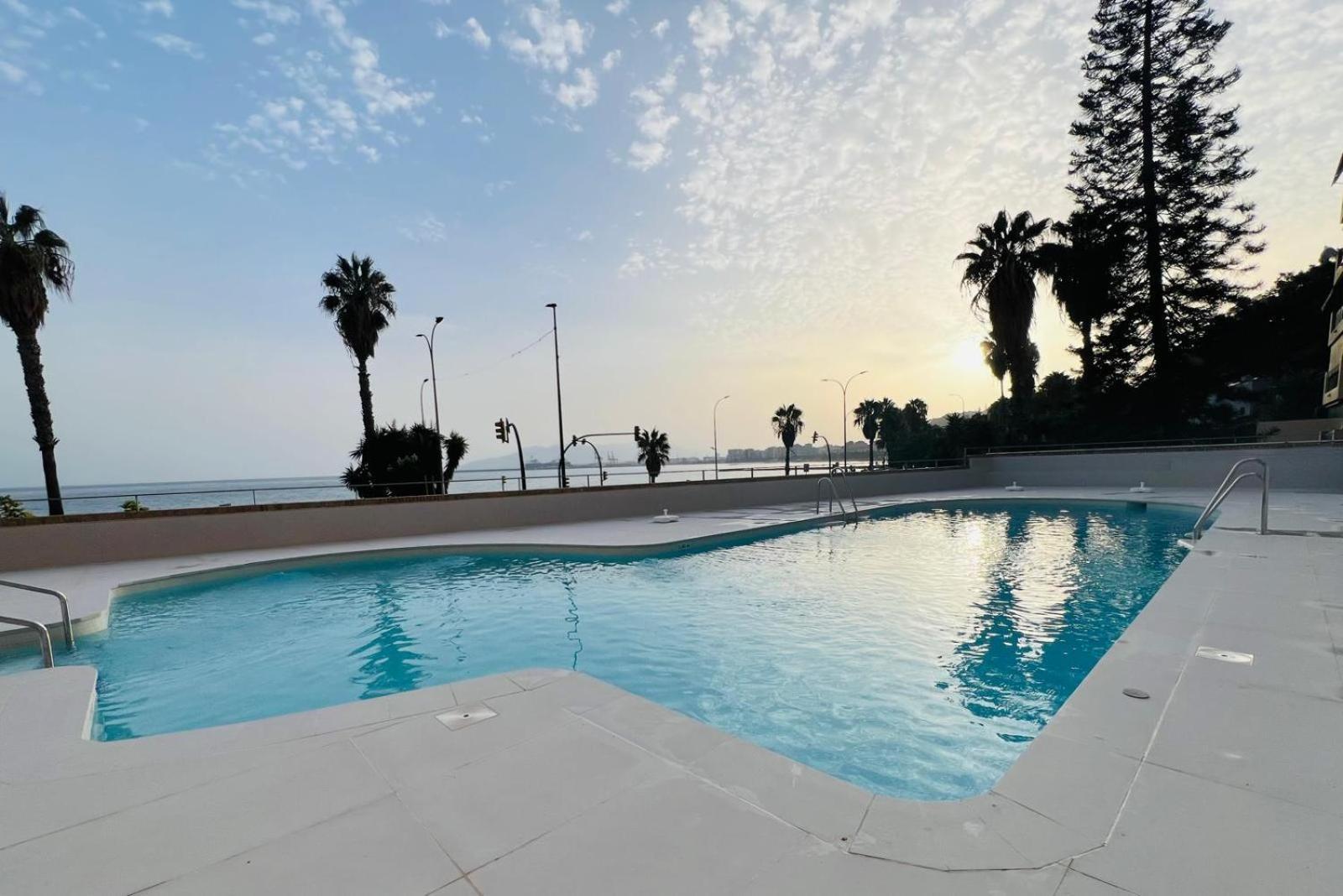 Sorolla 105, Luxury, Beach, Free Parking, Services, Quite Neighborhood, So Apartamento Málaga