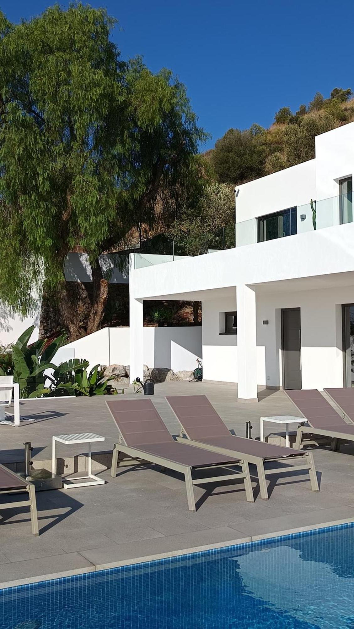Happyplace -- With Panoramic Sea View Heated Infinity Saltwater Pool Malaga