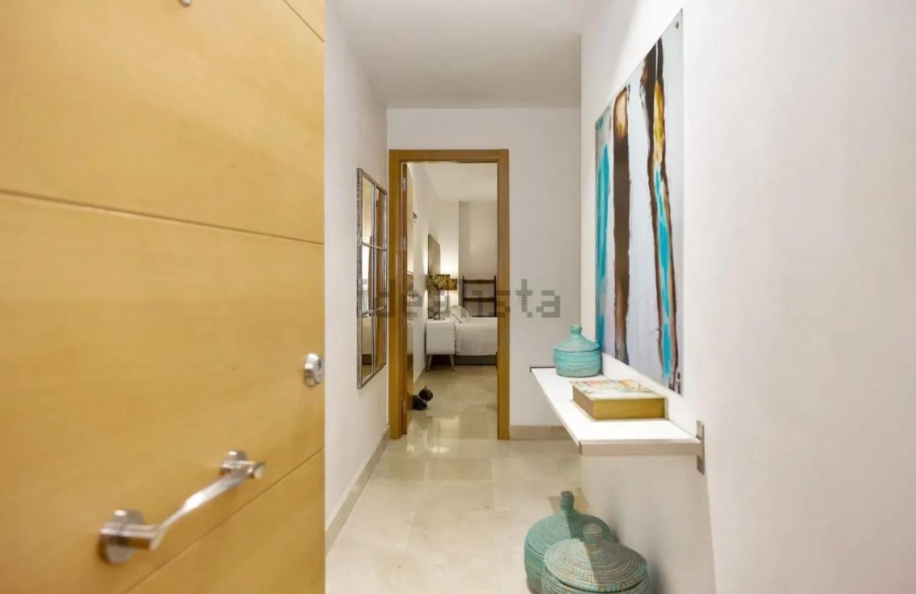 Apartment & Center