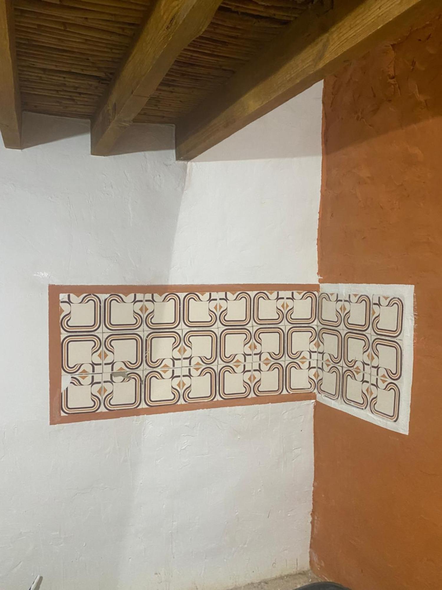 Casita De Azulejos In Comares *