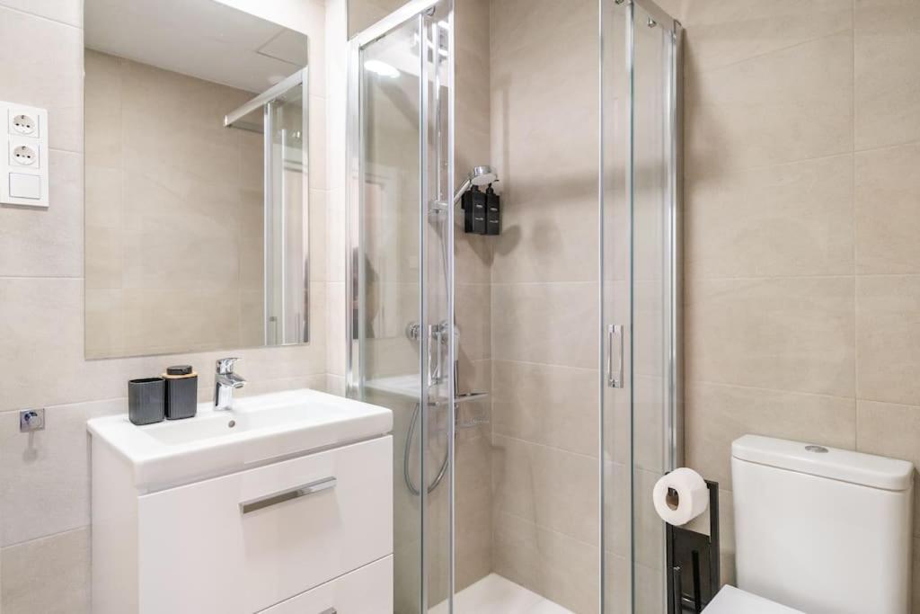 Apartamento 22nd Floor Modern Urban Sky With Parking & Gym By Rems Málaga