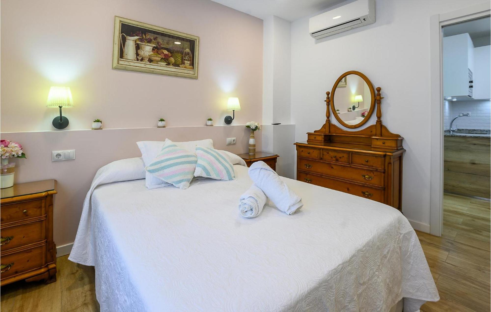 2 Bedroom Lovely In * Málaga