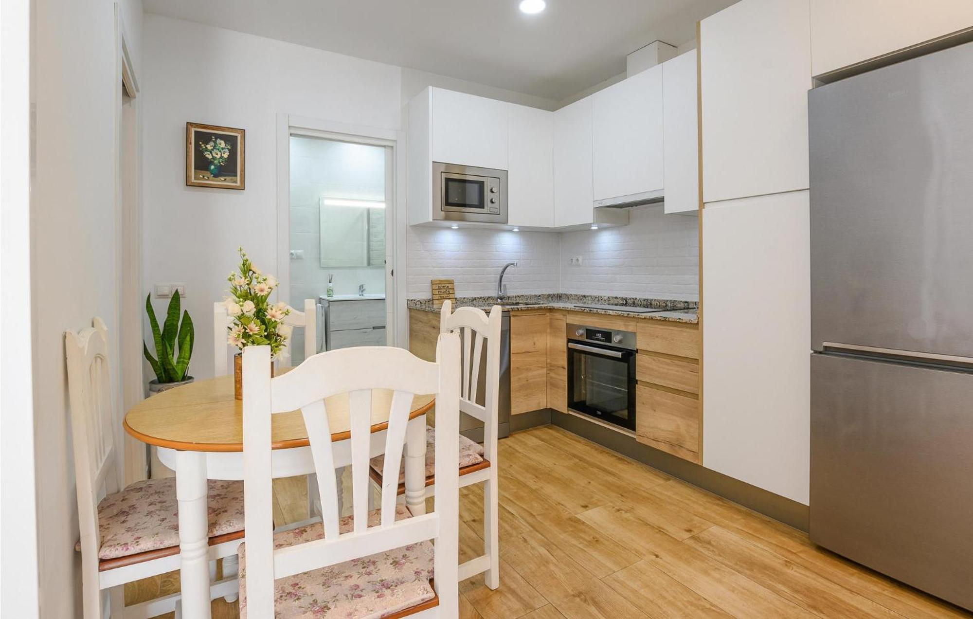 2 Bedroom Lovely In *