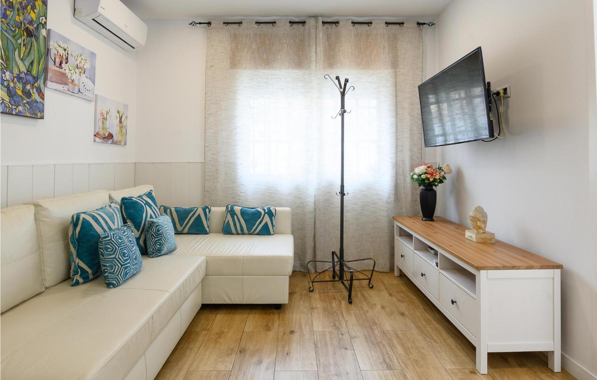 2 Bedroom Lovely In