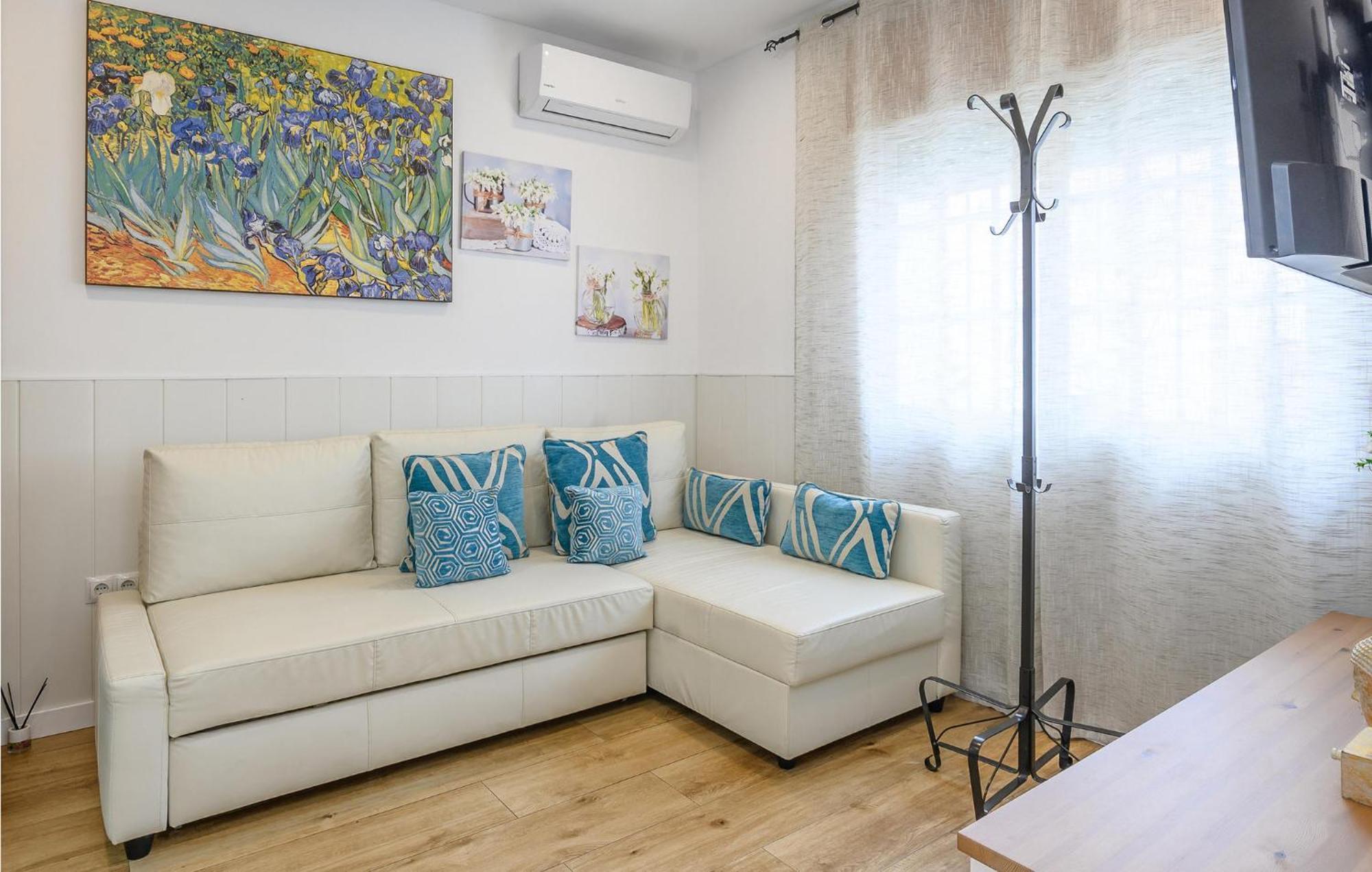 Сasa de vacaciones 2 Bedroom Lovely In