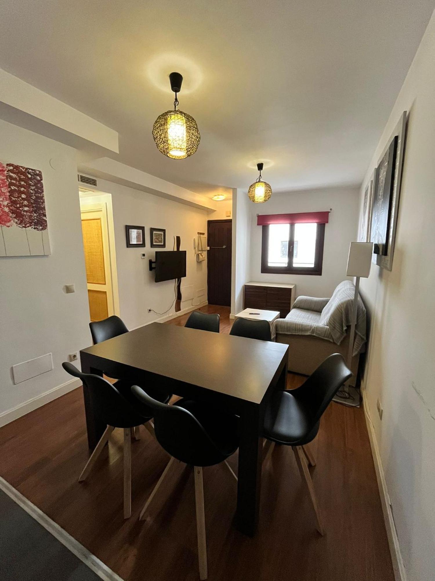 El Torcal Residences With Free Parking Apartment