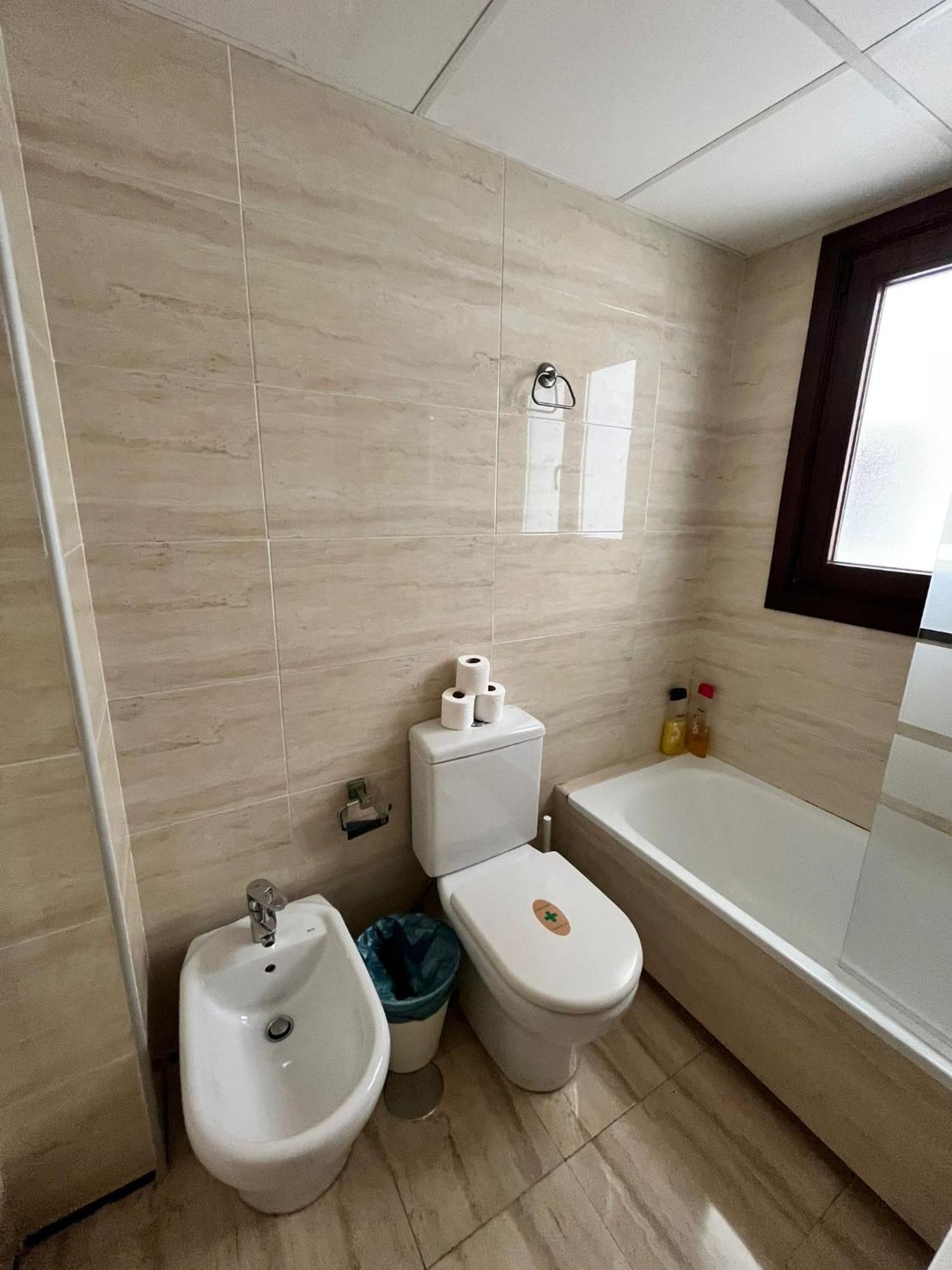 El Torcal Residences With Free Parking Apartment
