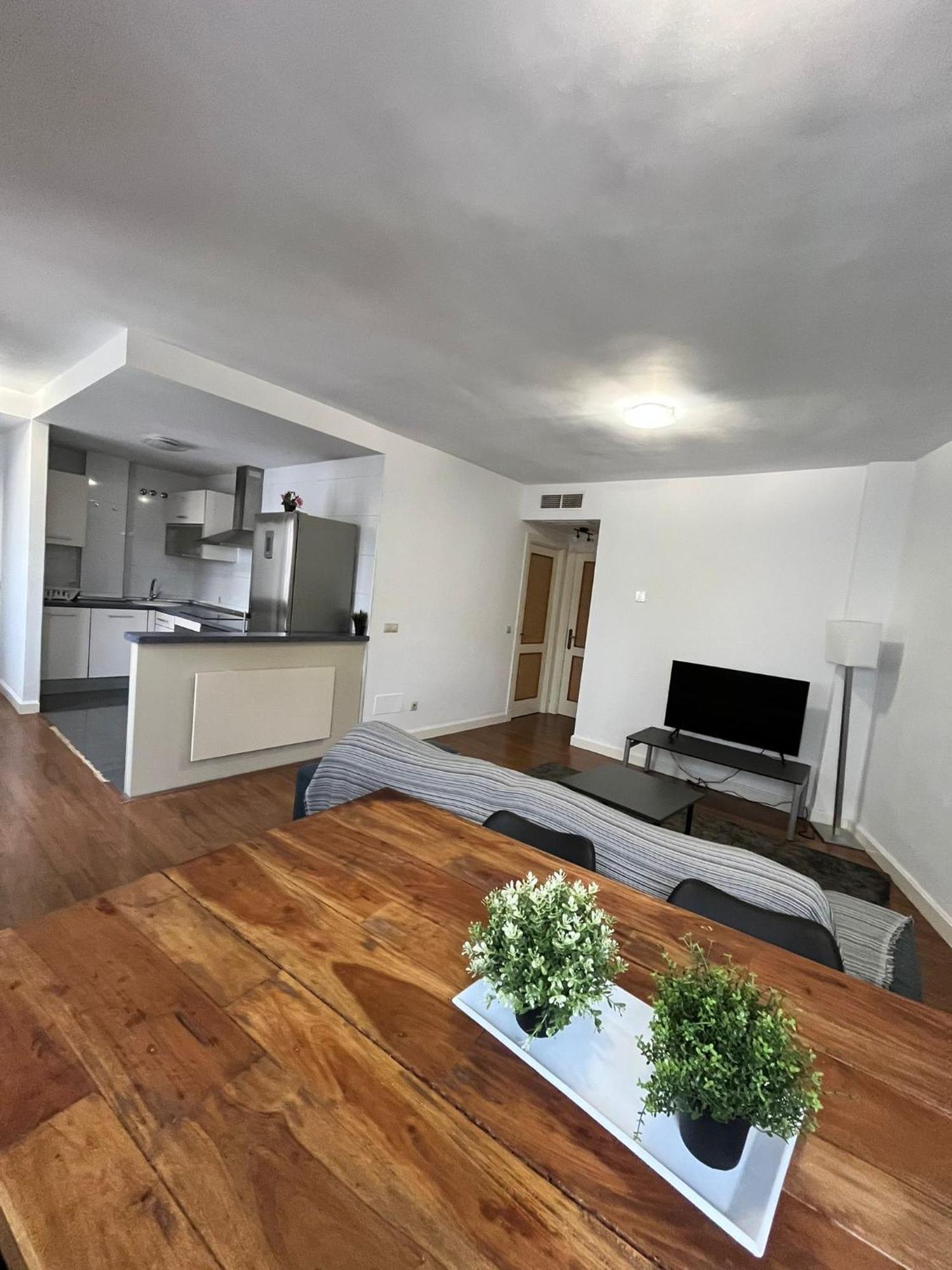 El Torcal Residences With Free Parking Apartment