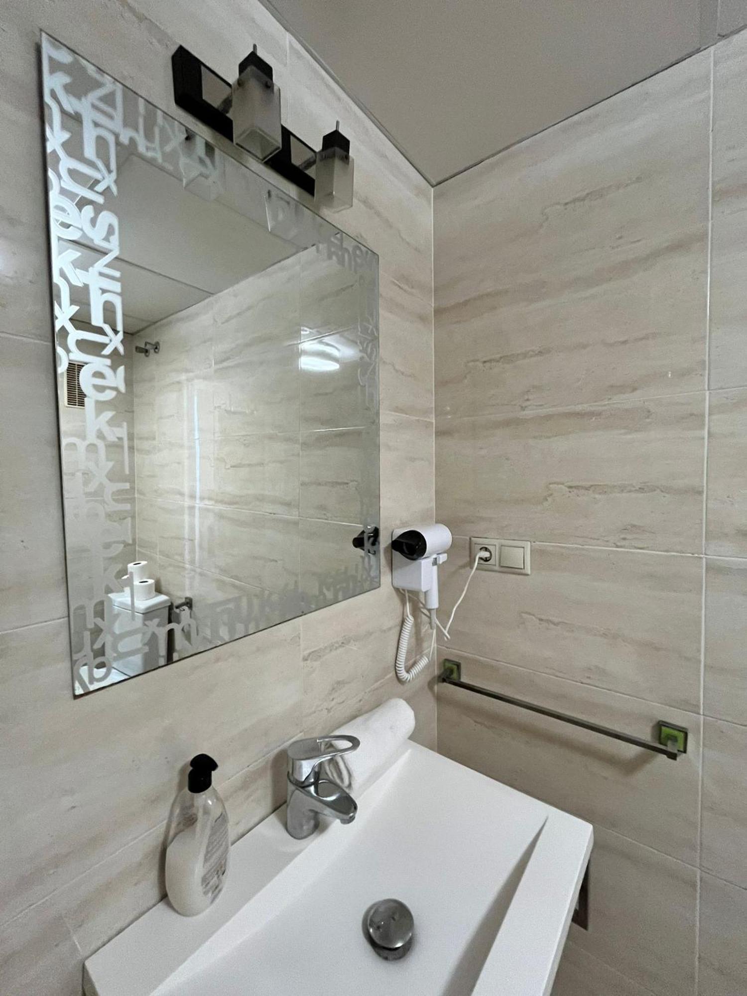Apartment El Torcal Residences With Free Parking