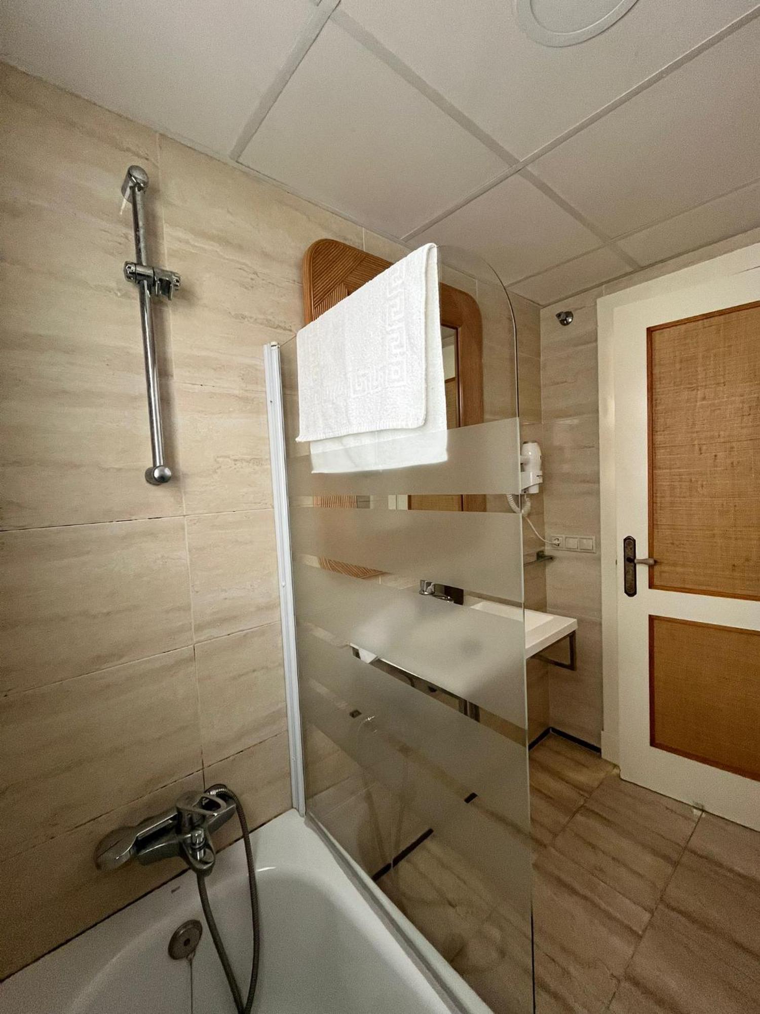 Apartment El Torcal Residences With Free Parking *