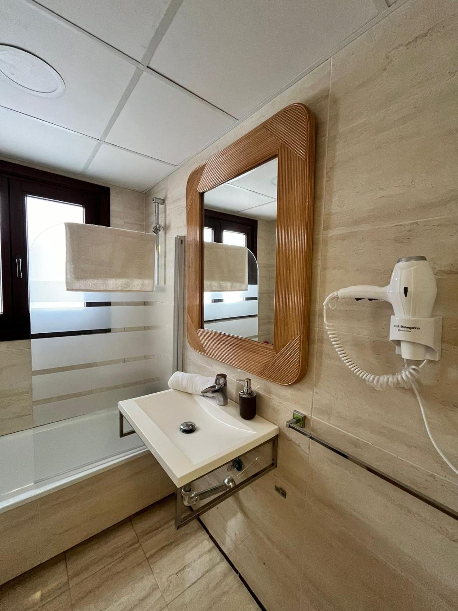 Apartment El Torcal Residences With Free Parking Malaga