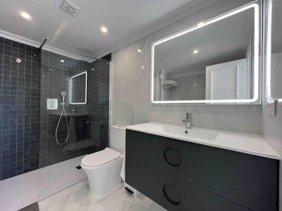 Modern, Spacious 3 Bedroom With Sea View Apartamento
