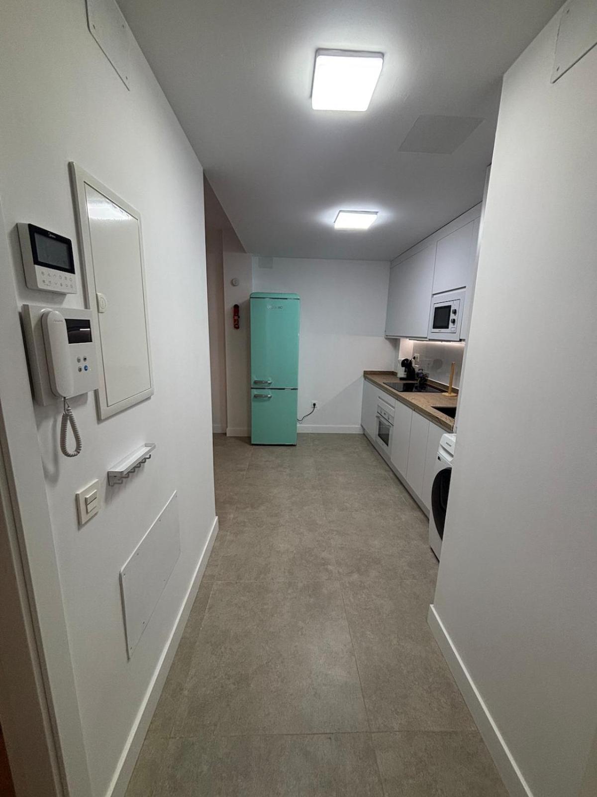 Nuevo! En El Centro! 1m Metro, Zambrano Y Con Parking Apartment Malaga