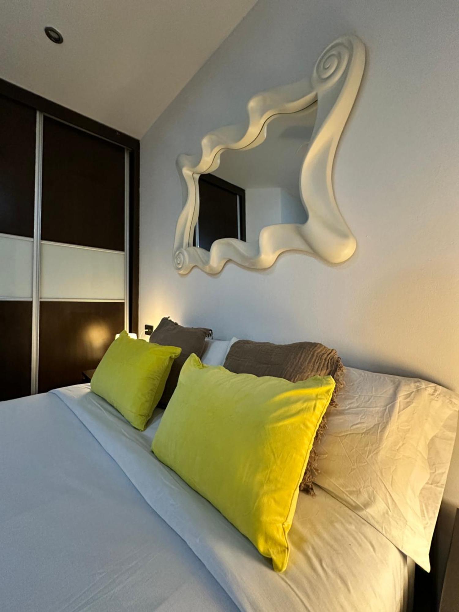 Carreteria Deluxe Apartment *