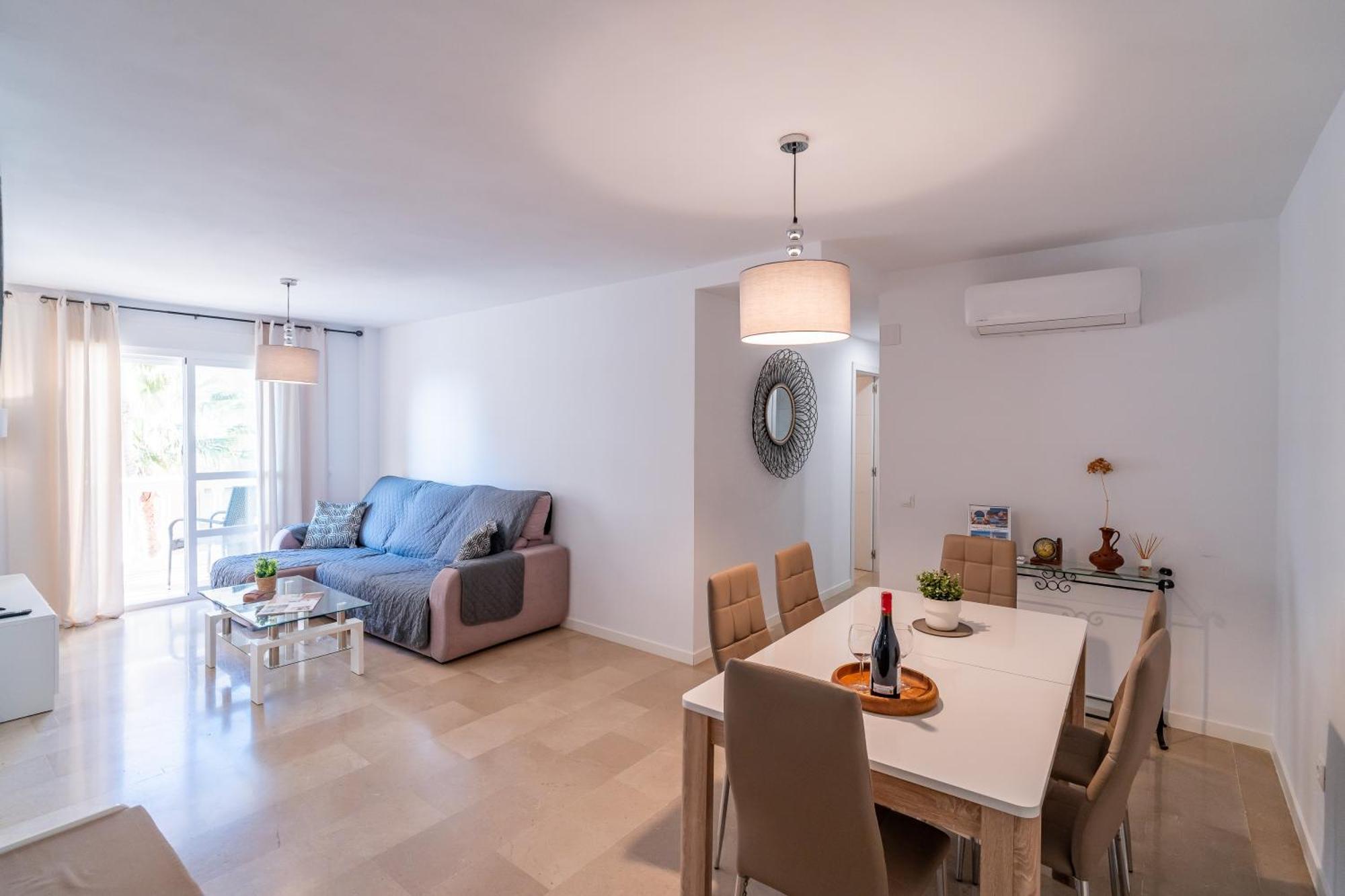 Casa Playa Guadalmar, Beautiful In Front Of The Sea, Wifi, Ac, Smart Tv, Private Parking Apartamento