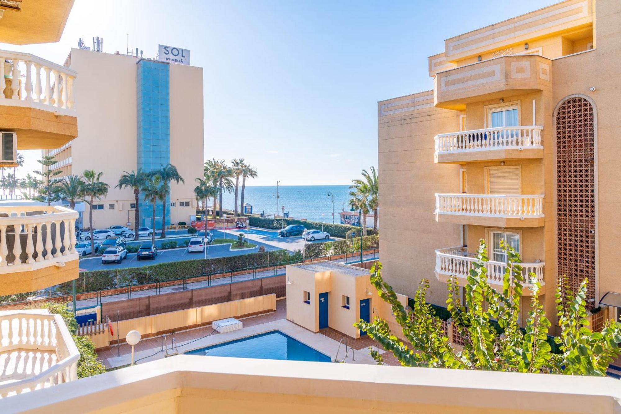 Casa Playa Guadalmar, Beautiful In Front Of The Sea, Wifi, Ac, Smart Tv, Private Parking Apartamento *