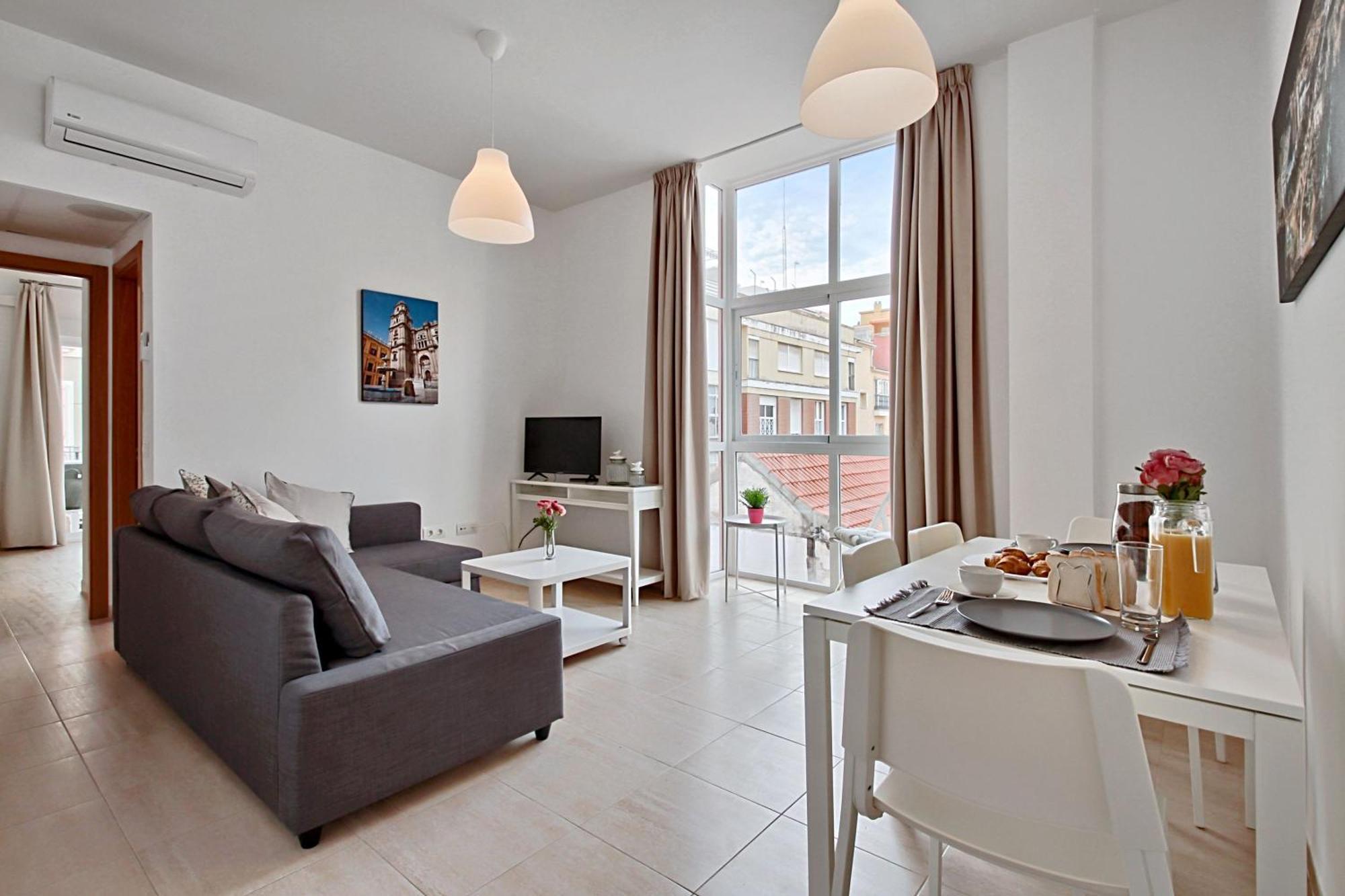 Ancha Del Carmen. Apartamento *